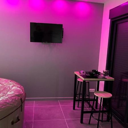Spa Le Love Saint-Germain-lès-Corbeil Extérieur photo