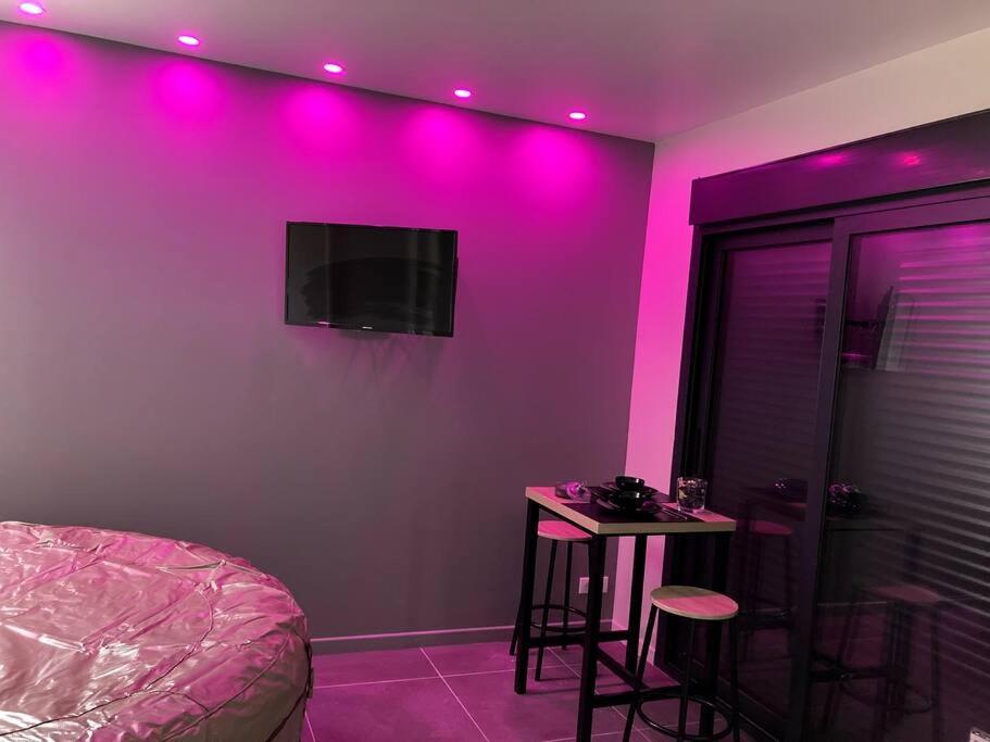Spa Le Love Saint-Germain-lès-Corbeil Extérieur photo
